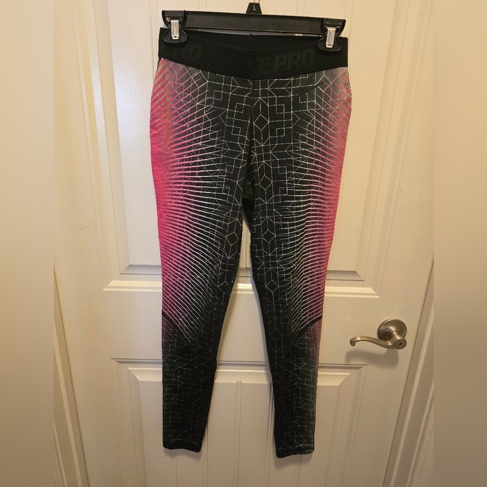 Nike Pro Women's Size small